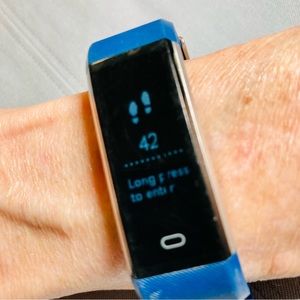 Letsfit HD115PlusHR Fitness Tracker.  Track Your 10,000 Steps!